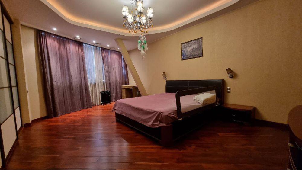 Продаж 4-кімнатної квартири 156 м², Крутогорний узвіз