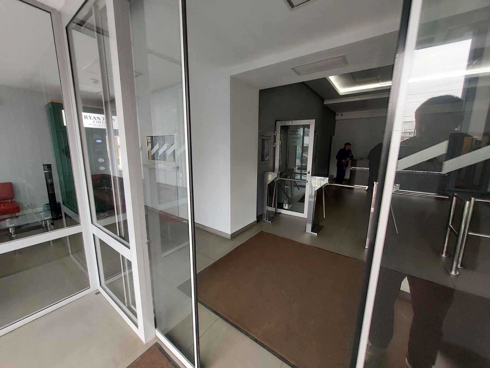 Аренда офиса 580 м², Кирилловская ул.