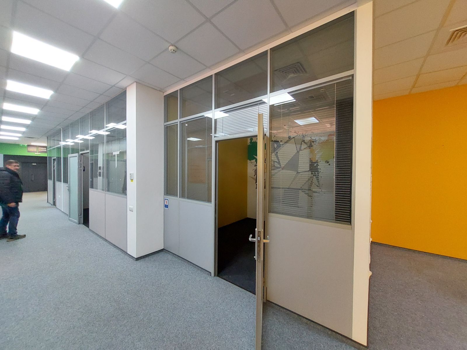 Аренда офиса 580 м², Кирилловская ул.