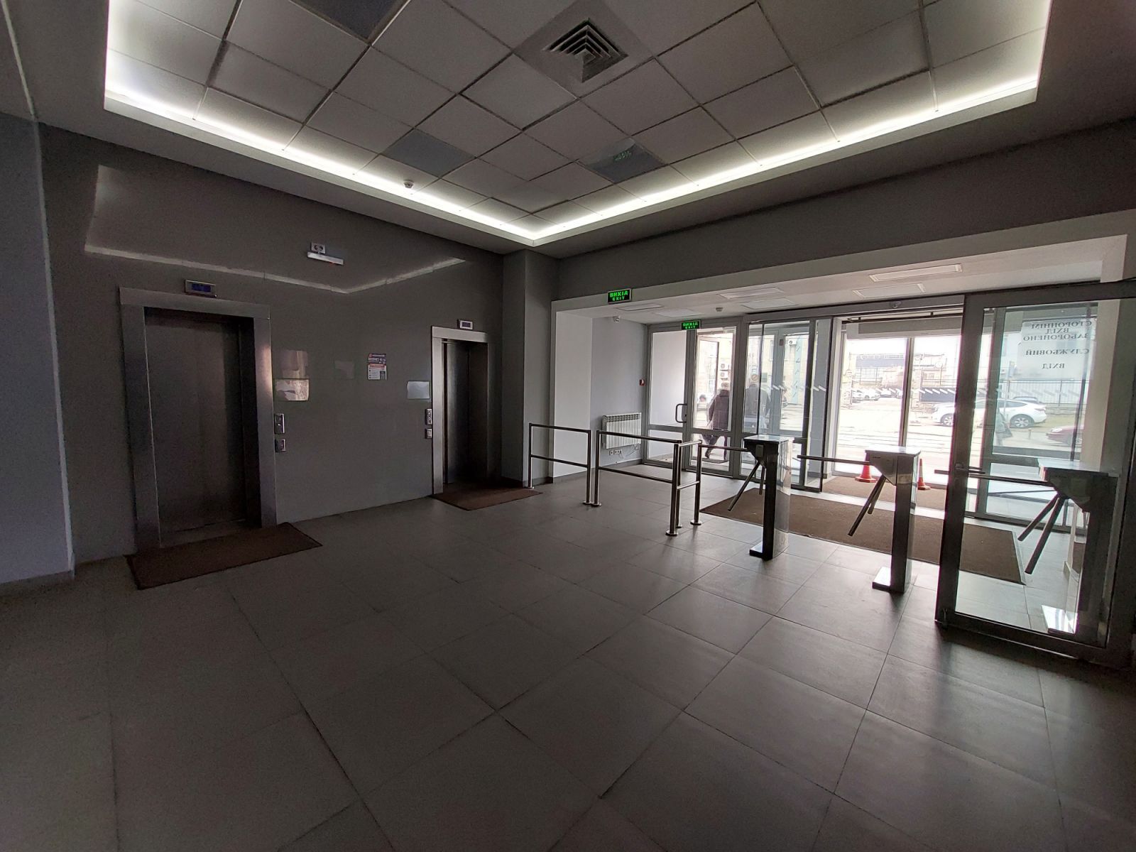 Аренда офиса 580 м², Кирилловская ул.