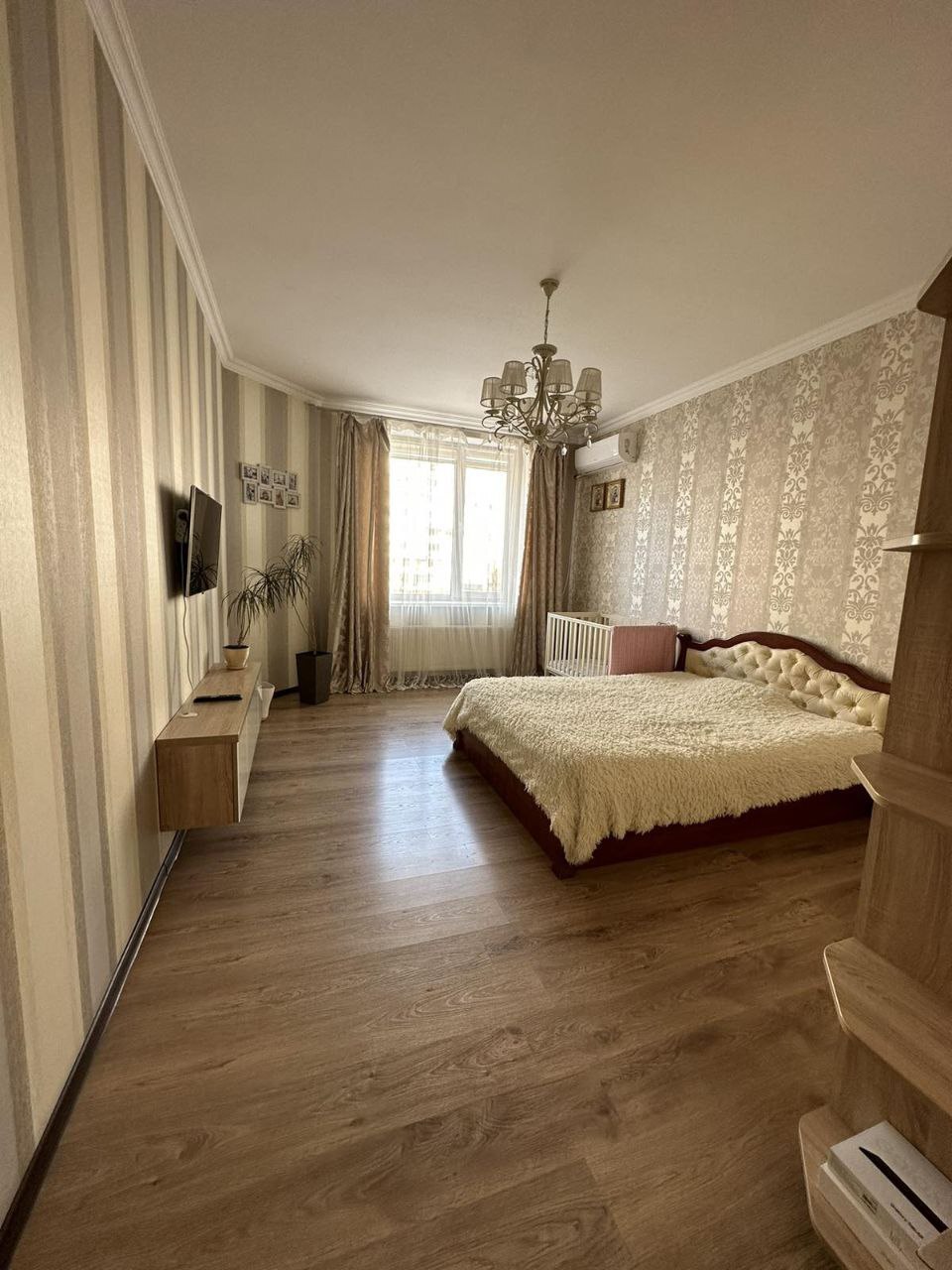 Продаж 3-кімнатної квартири 100 м², Академіка Заболотного вул.