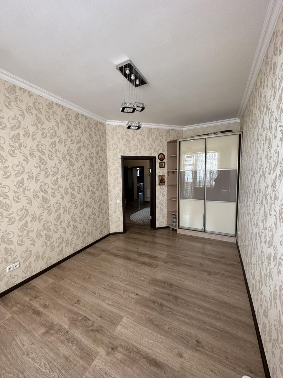 Продаж 3-кімнатної квартири 100 м², Академіка Заболотного вул.