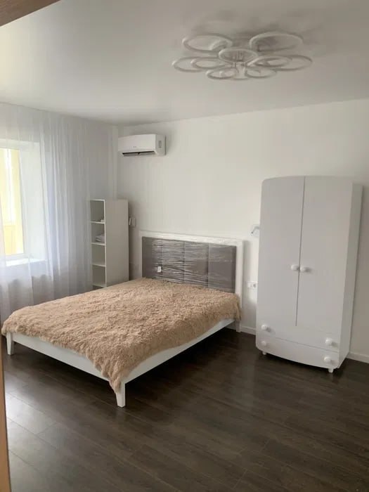 Продаж 1-кімнатної квартири 50.5 м², Інститутський пров.