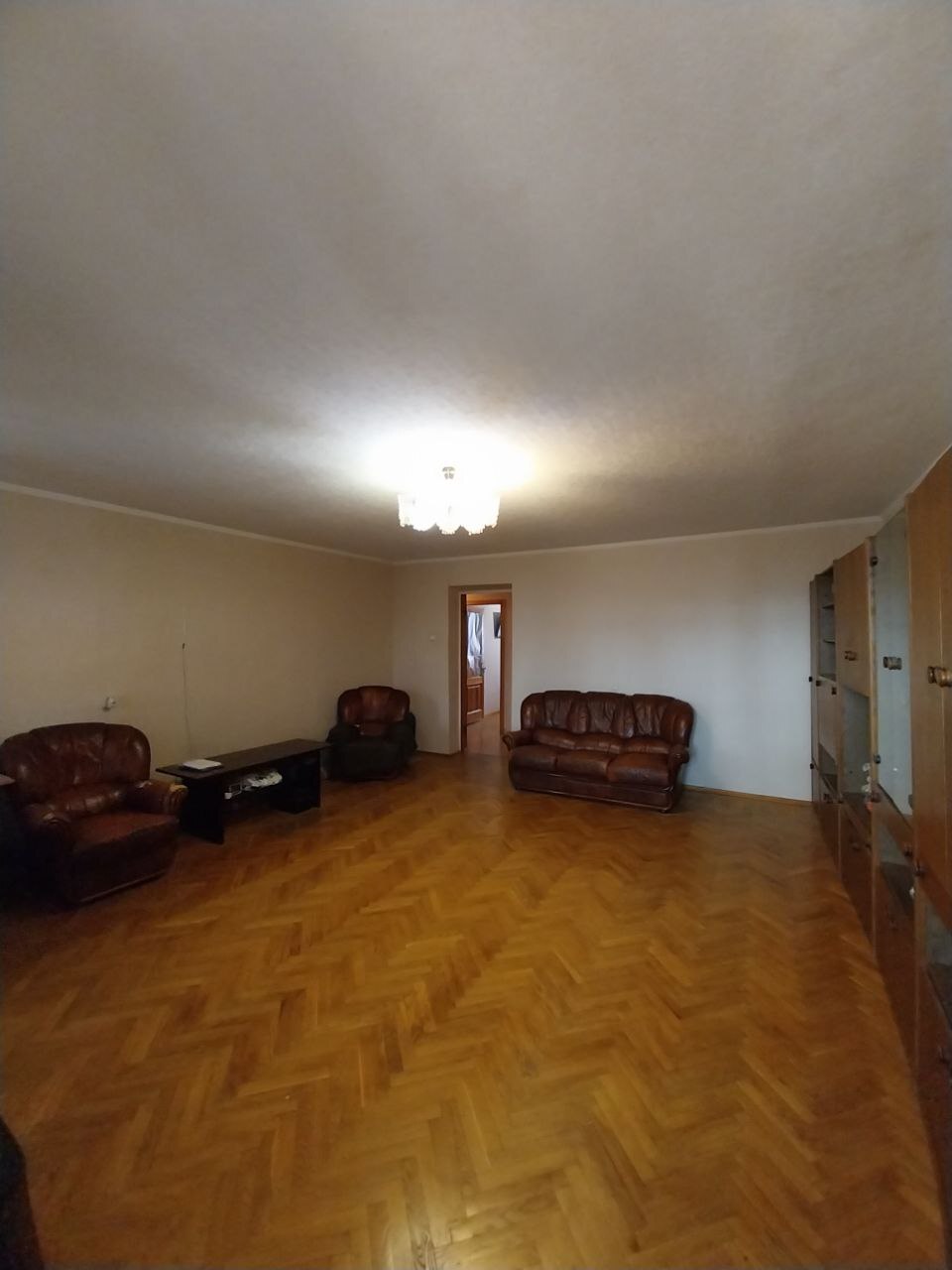 Продаж 3-кімнатної квартири 79 м², Високовольтна вул.