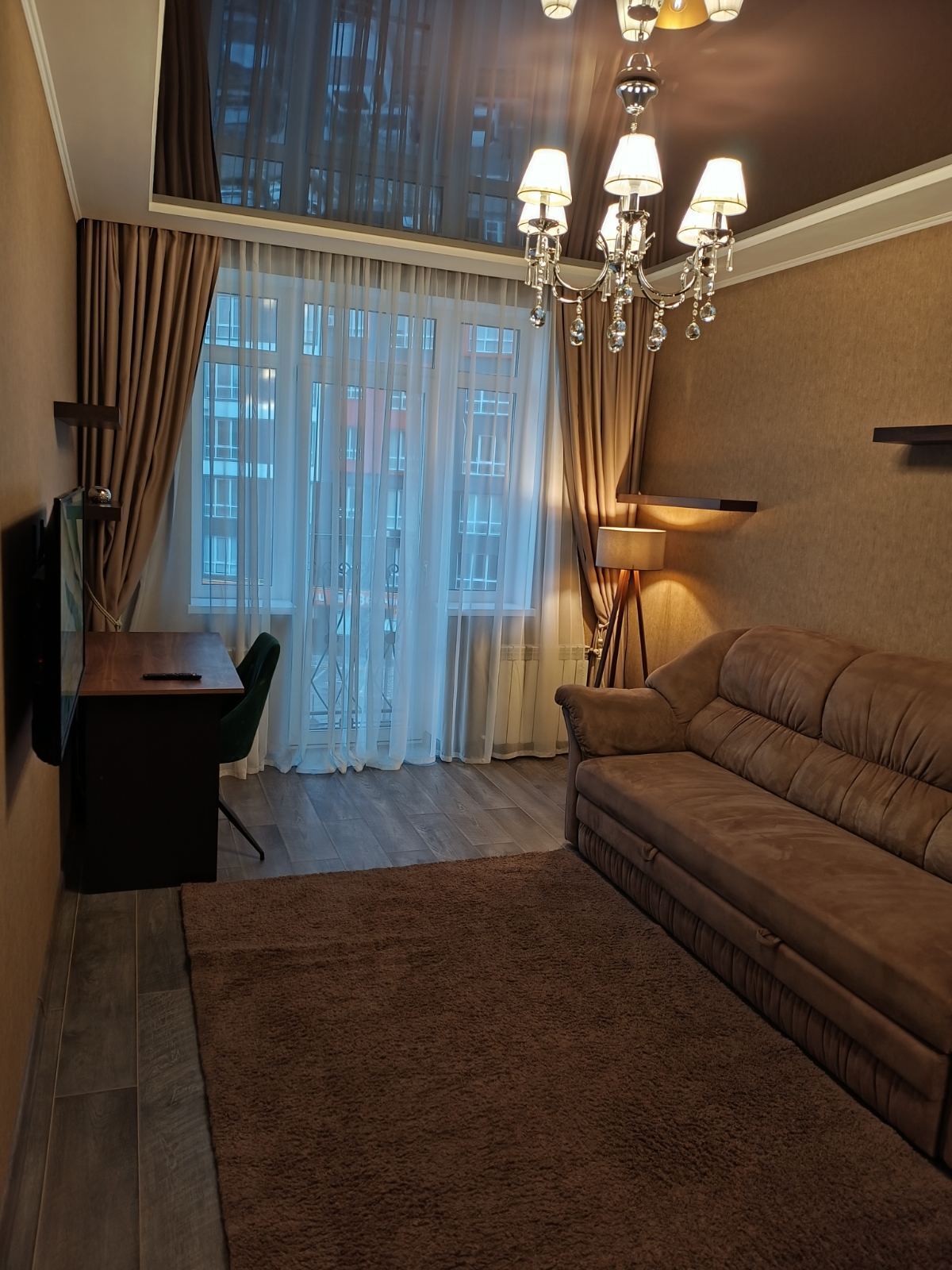 Продаж 2-кімнатної квартири 63 м², Західна вул.
