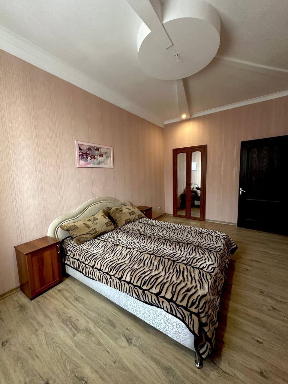 Продажа 2-комнатной квартиры 53 м², Дмитрия Яворницкого просп.