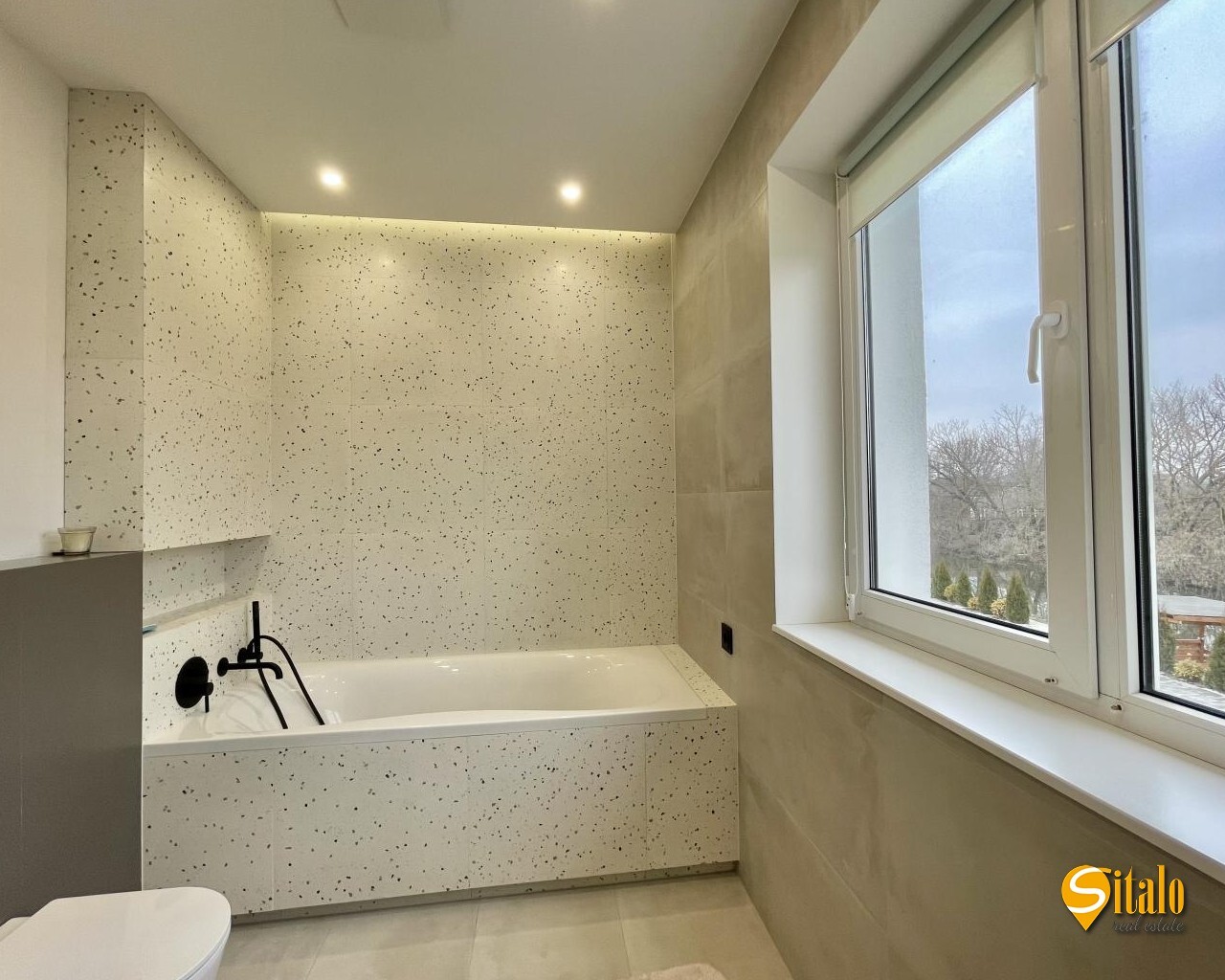 Продажа дома 180 м², 1-я Озерная ул.