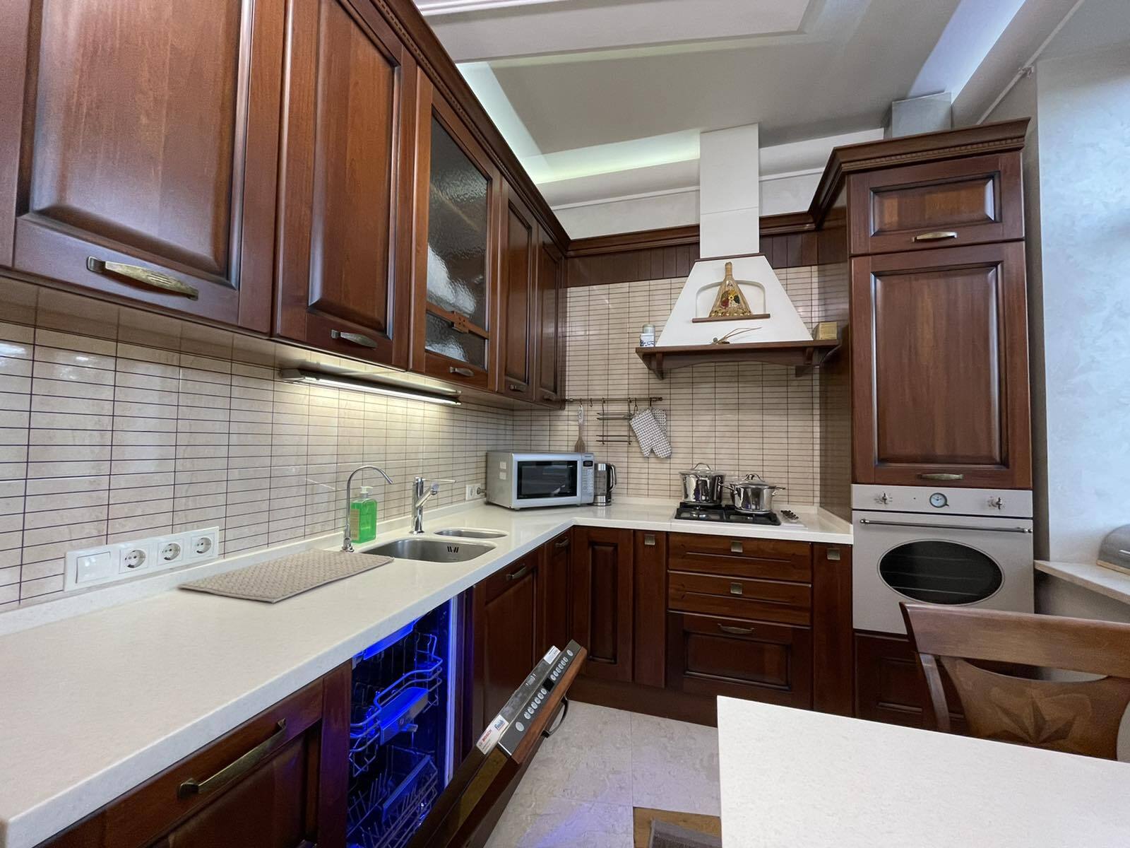 Аренда 2-комнатной квартиры 70 м², Дмитрия Яворницкого просп., 96