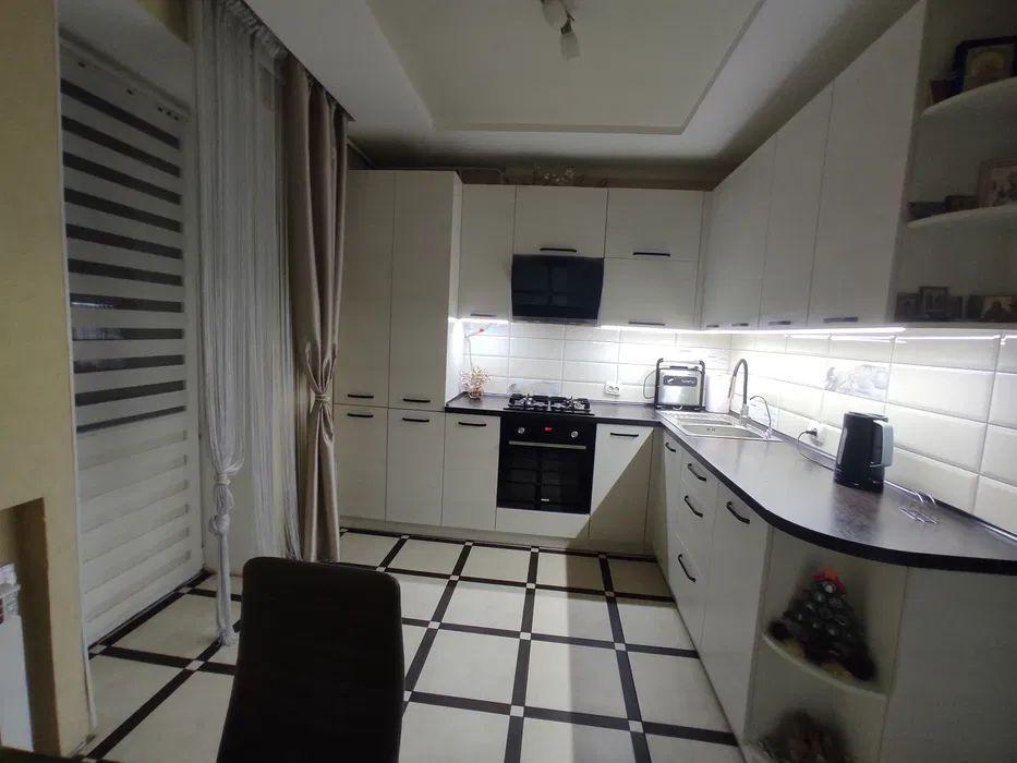 Продаж 1-кімнатної квартири 43 м², Головка вул.