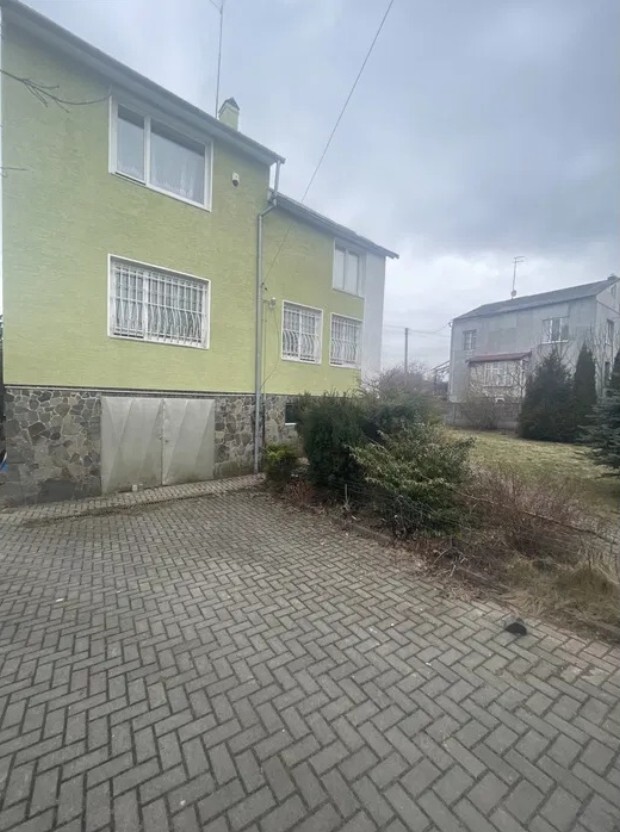 Продаж будинку 250 м², Салютна вул.