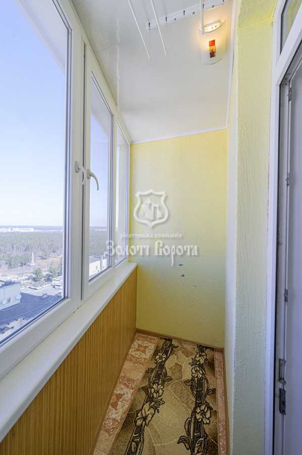 Продаж 1-кімнатної квартири 42 м², Олевська вул., 9