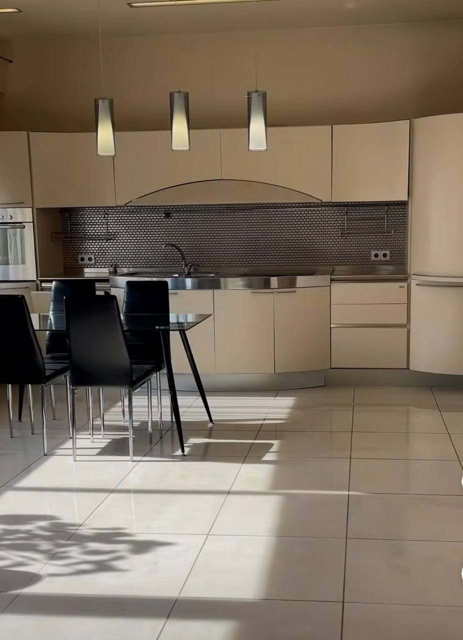 Продаж 2-кімнатної квартири 86 м², Володимира Вернадського вул.