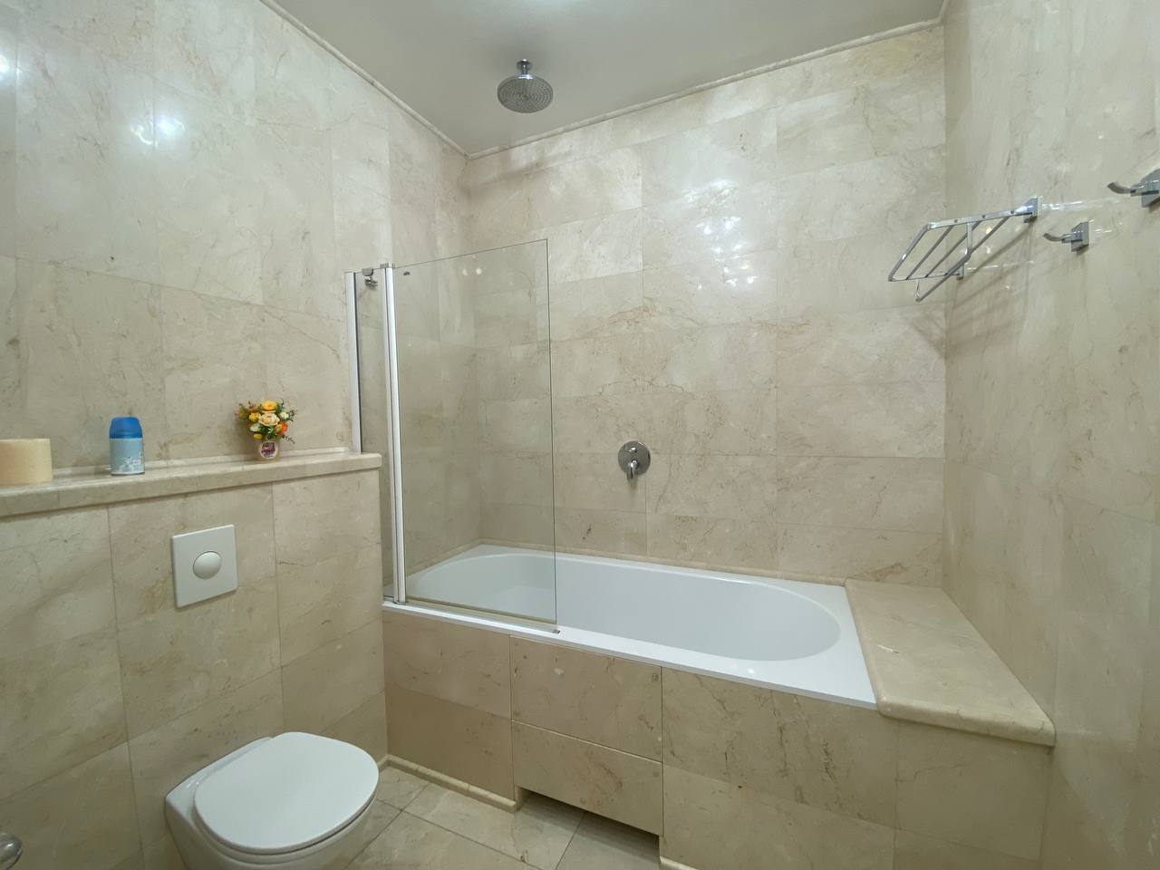 Продажа 4-комнатной квартиры 135 м², Кучеревского бул.