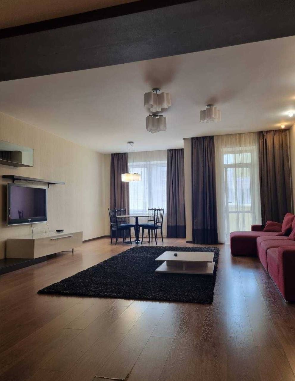 Продаж 4-кімнатної квартири 168 м², Кучеревського бул.