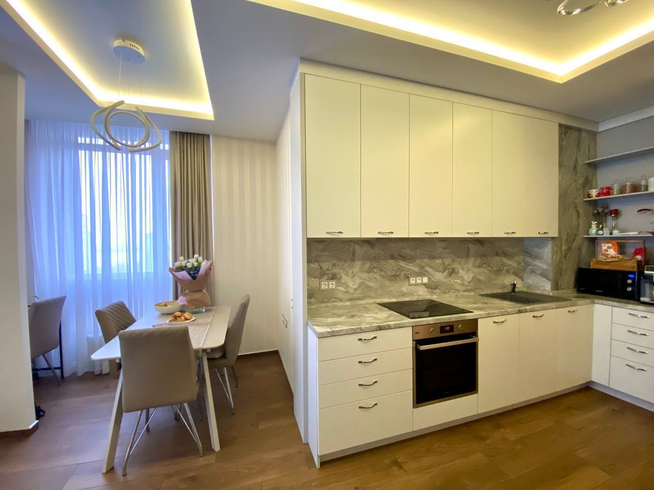 Продаж 2-кімнатної квартири 71 м², Сімферопольська вул.