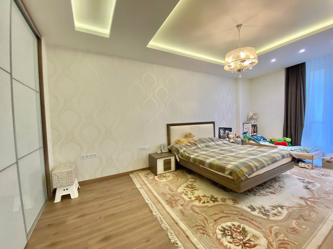 Продаж 2-кімнатної квартири 71 м², Сімферопольська вул.