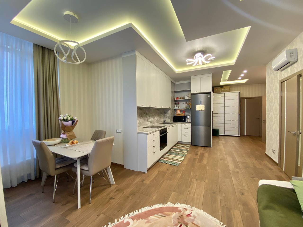 Продаж 2-кімнатної квартири 71 м², Сімферопольська вул.