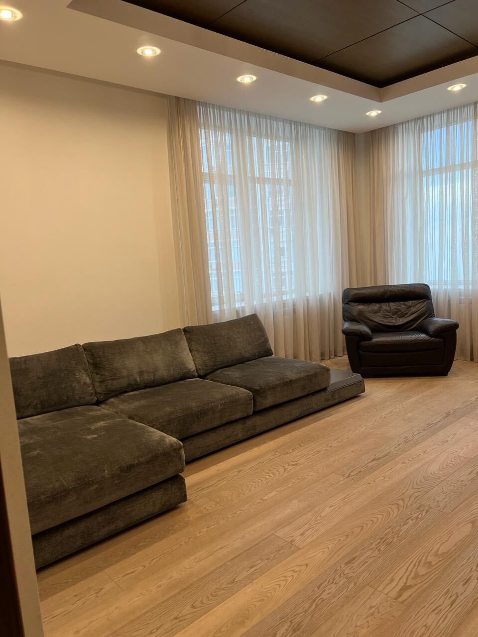 Аренда 3-комнатной квартиры 210 м², Французский бул., 2