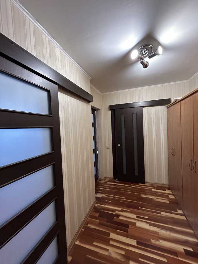 Продаж 2-кімнатної квартири 83.5 м², Ватутіна вул., 38