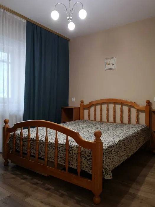 Оренда 2-кімнатної квартири 62 м², Дарницька пл.