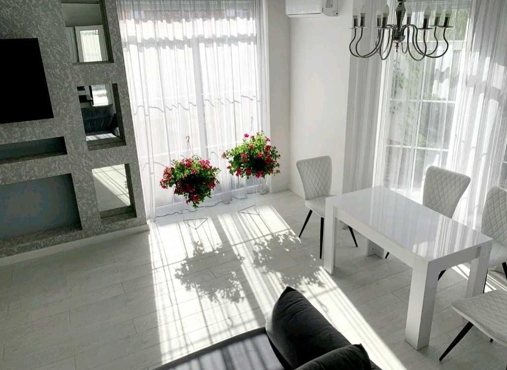 Оренда будинку 180 м², Львівська вул., 15