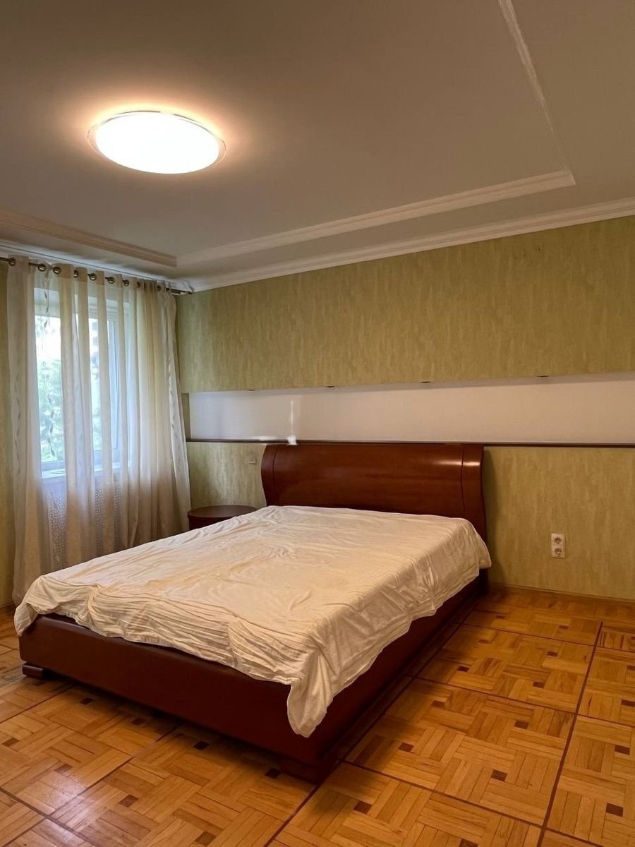 Продаж 2-кімнатної квартири 67 м²