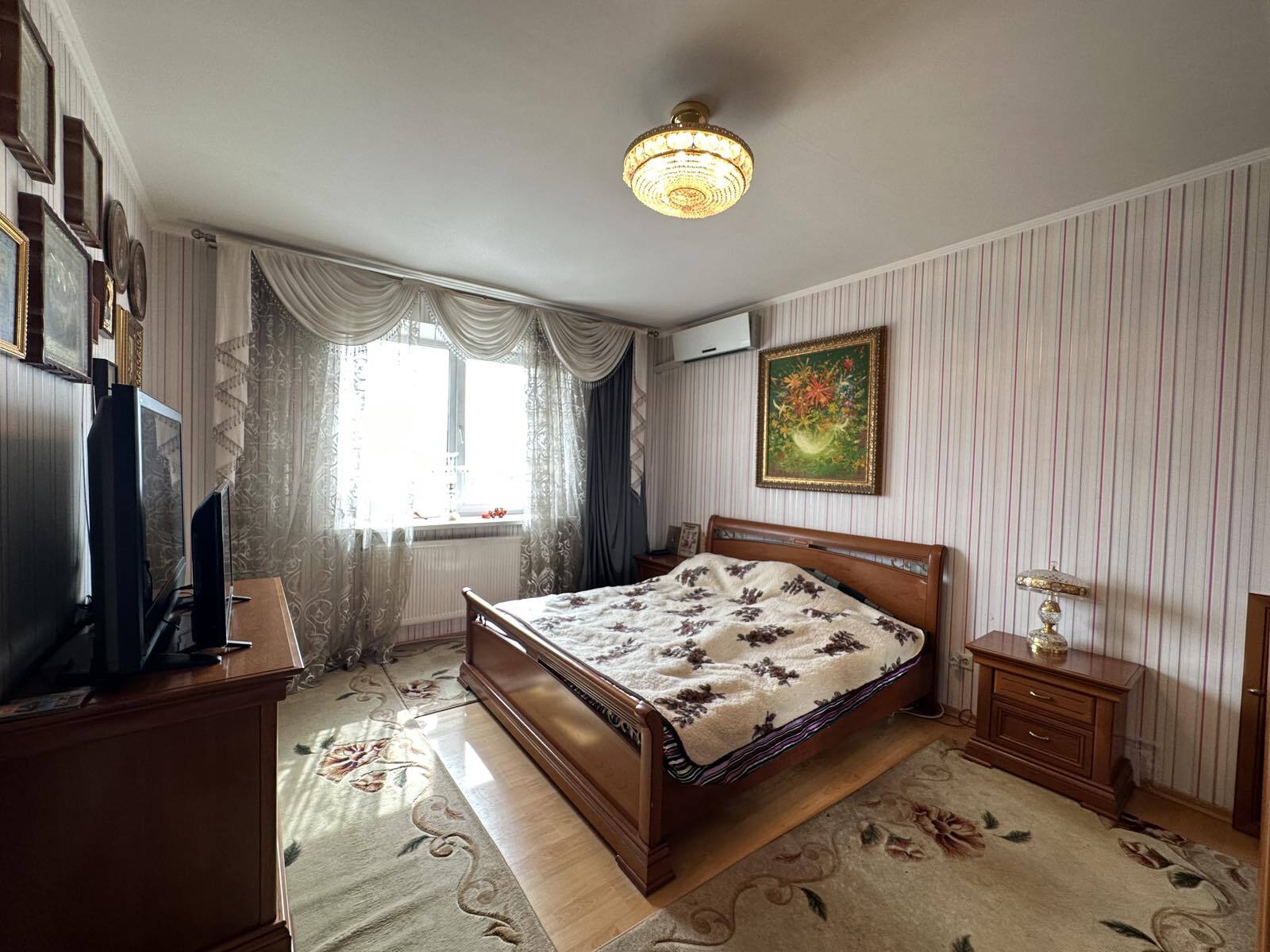 Продаж 3-кімнатної квартири 129 м², Соборна вул., 46