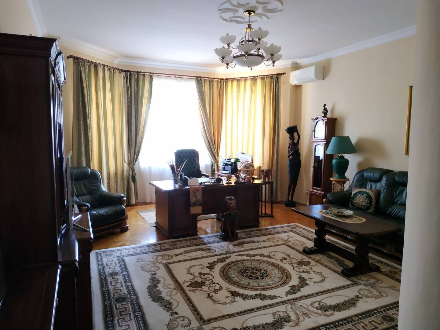 Продаж 5-кімнатної квартири 187 м², Довженко вул.