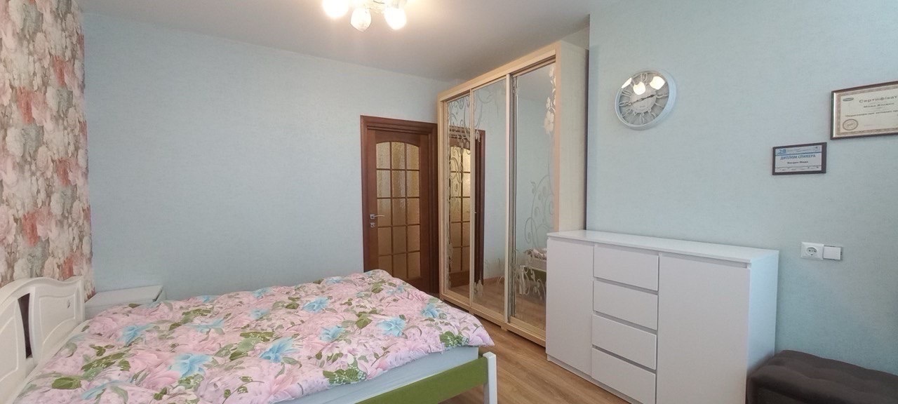 Продаж 3-кімнатної квартири 92 м², Ватутіна вул., 79