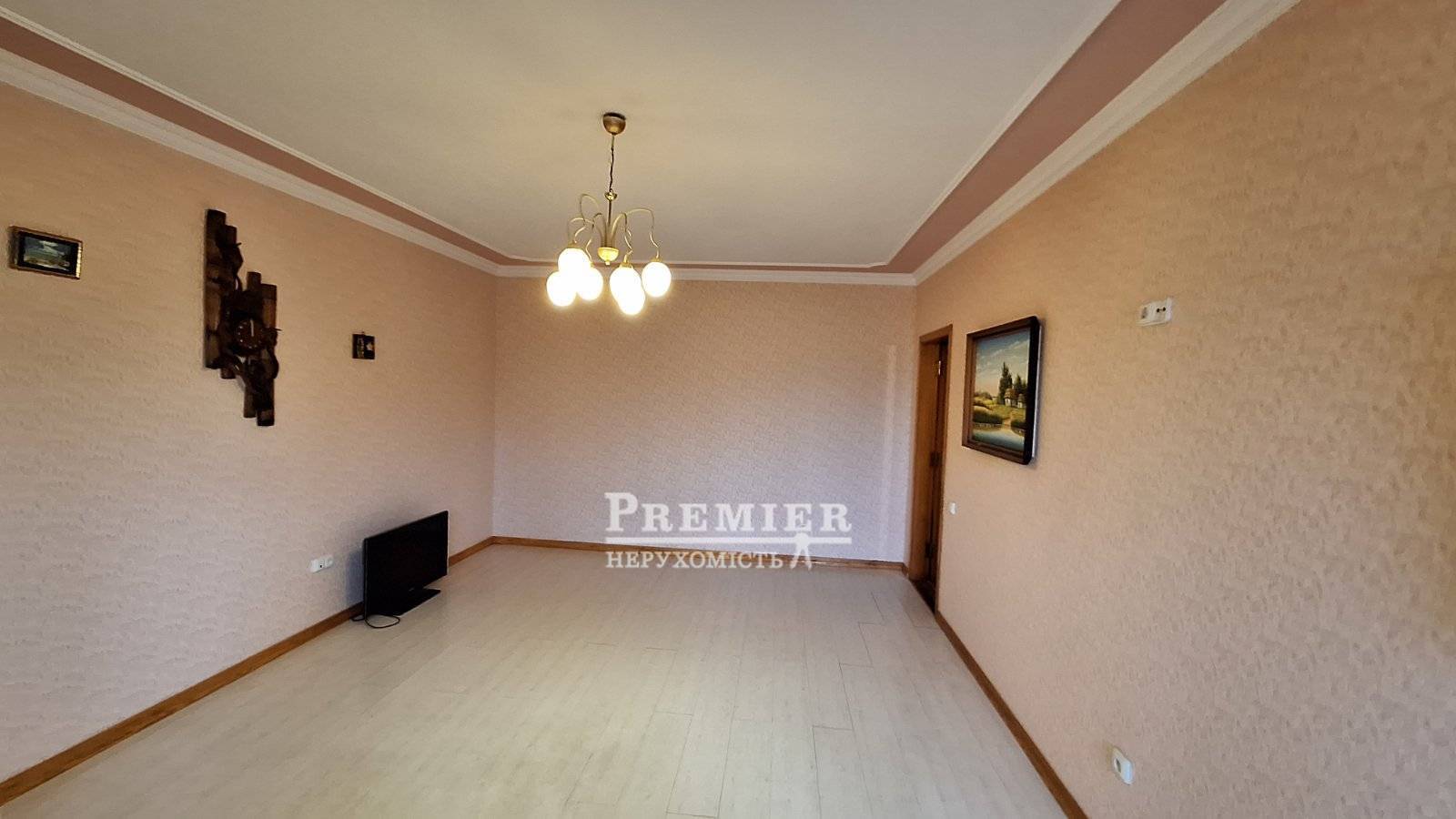 Продаж 2-кімнатної квартири 110 м², 1-го Травня вул.