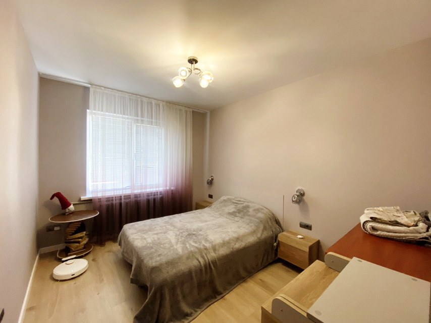 Продаж 3-кімнатної квартири 66 м², Озерна вул.
