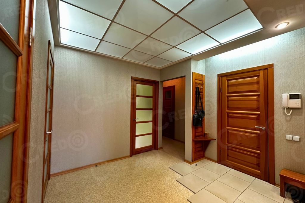 Продаж 4-кімнатної квартири 77.6 м², Співдружності вул.