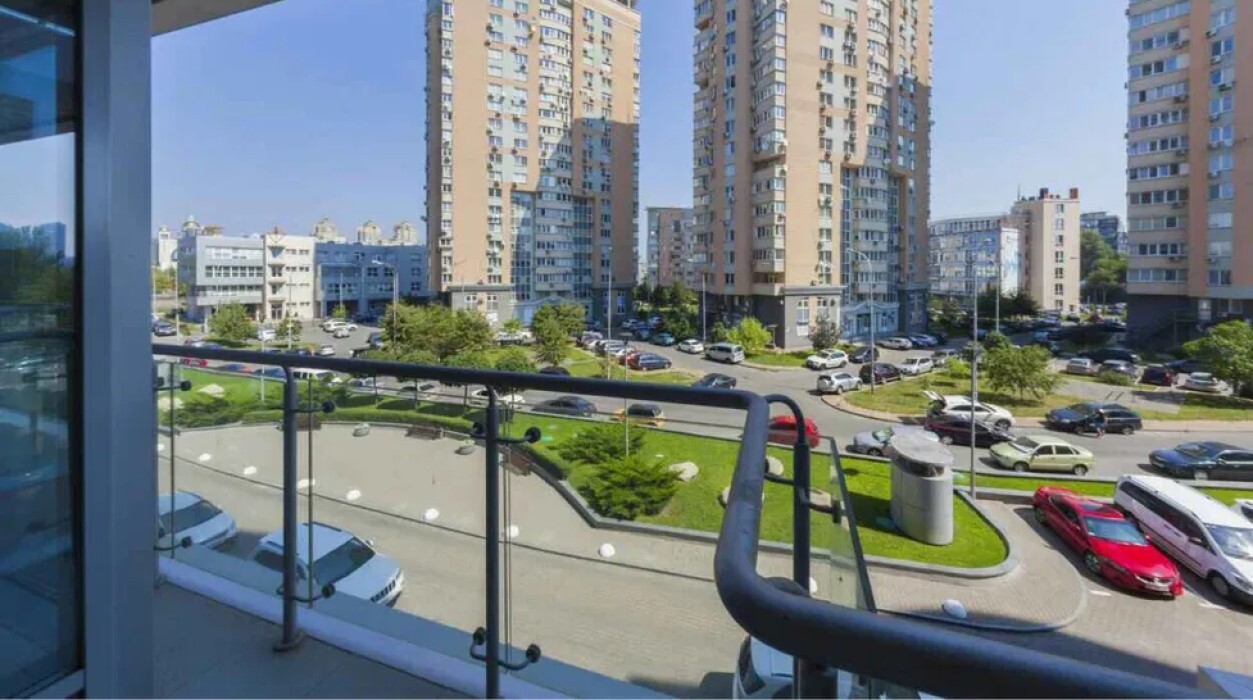 Продажа 3-комнатной квартиры 100 м², Раисы Окипной ул., 18