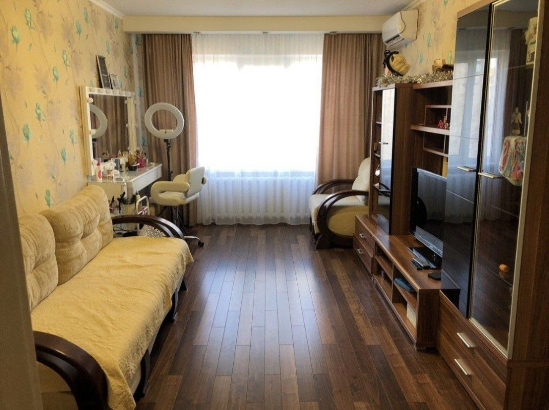 Продажа 3-комнатной квартиры 64 м², Генерала Бочарова ул.