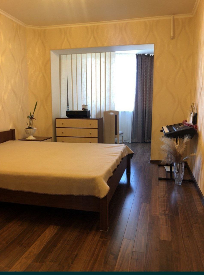 Продаж 3-кімнатної квартири 64 м², Генерала Бочарова вул.
