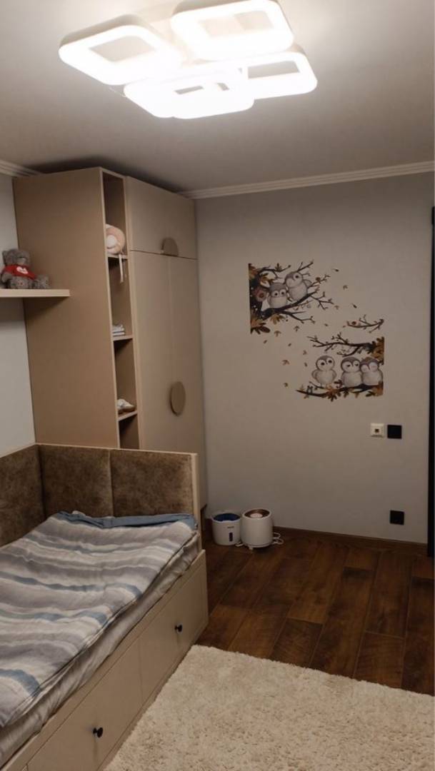 Продаж 3-кімнатної квартири 85 м², Педагогічна вул.