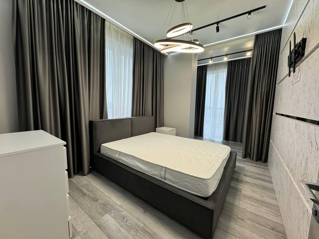 Продажа 3-комнатной квартиры 62 м², Звездный бул.