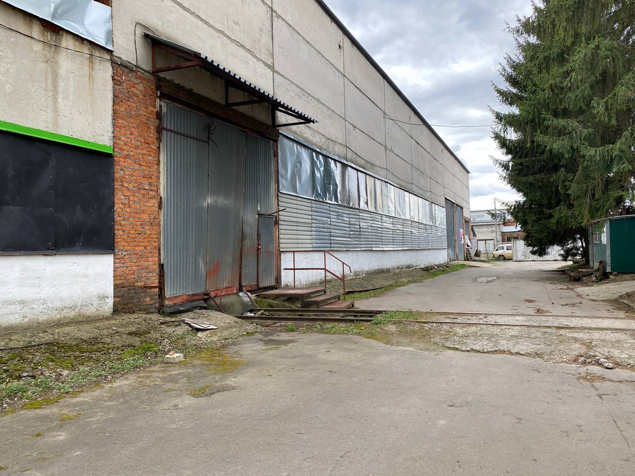 Аренда склада 1000 м², Курчатова ул.