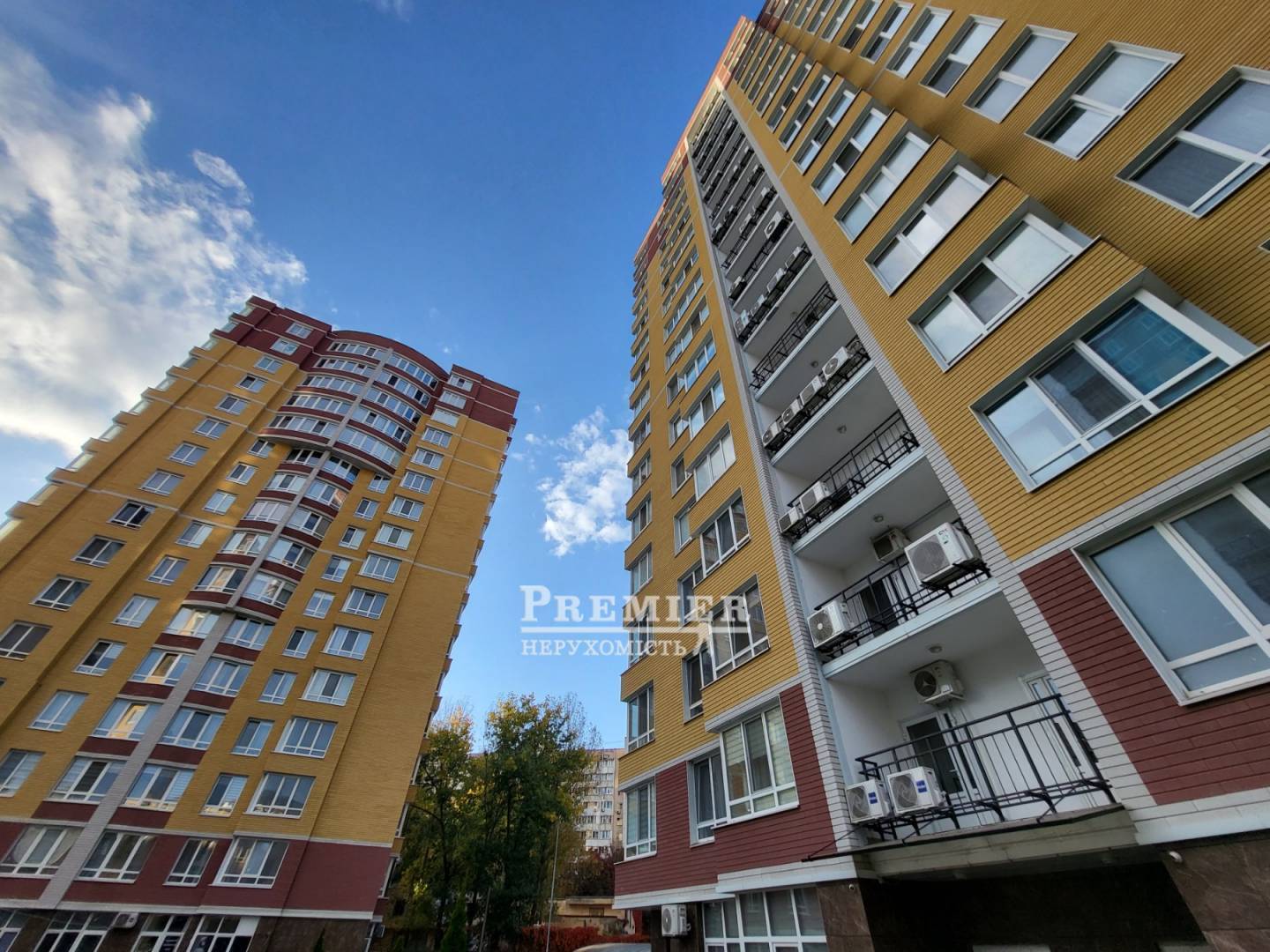 Продаж 2-кімнатної квартири 76 м², Генерала Бочарова вул.