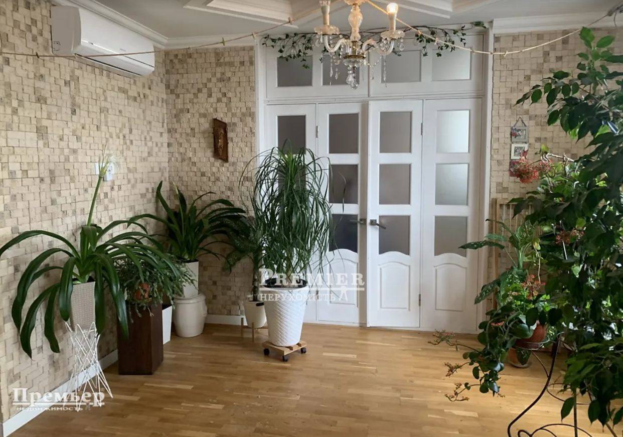 Продаж 2-кімнатної квартири 75 м², Генерала Бочарова вул.