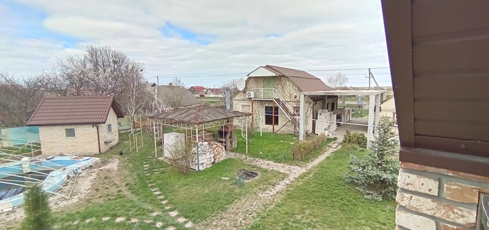 Продаж будинку 320 м²