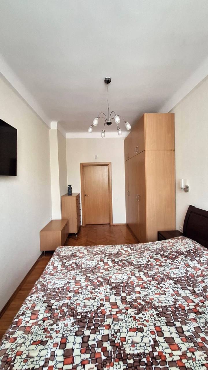 Продаж 3-кімнатної квартири 81.8 м², Тітова вул., 13