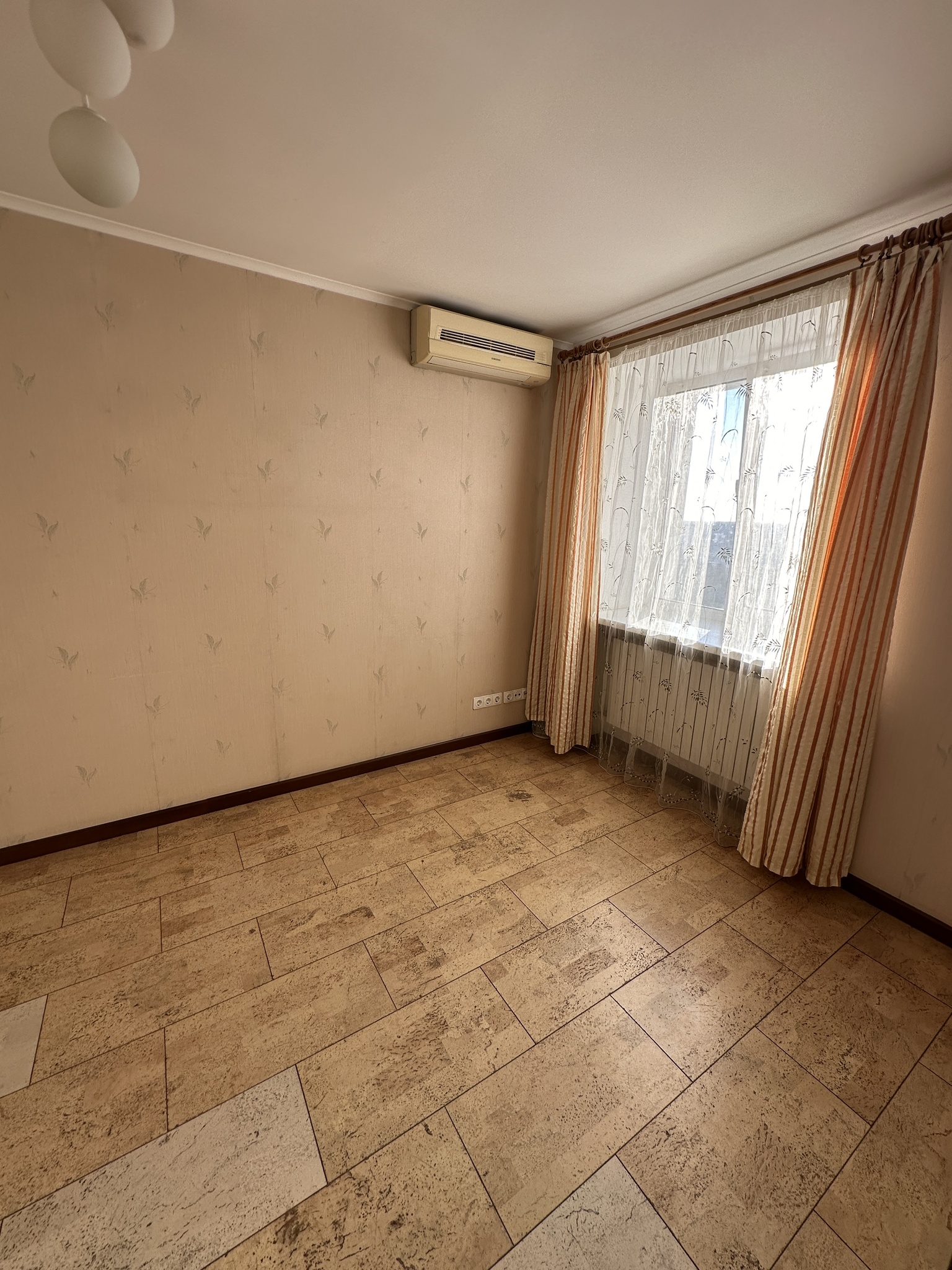 Продажа 3-комнатной квартиры 100 м², Рабочая ул., 152Г