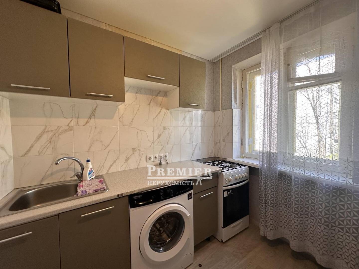 Продаж 1-кімнатної квартири 32 м², Комарова Космонавта вул.