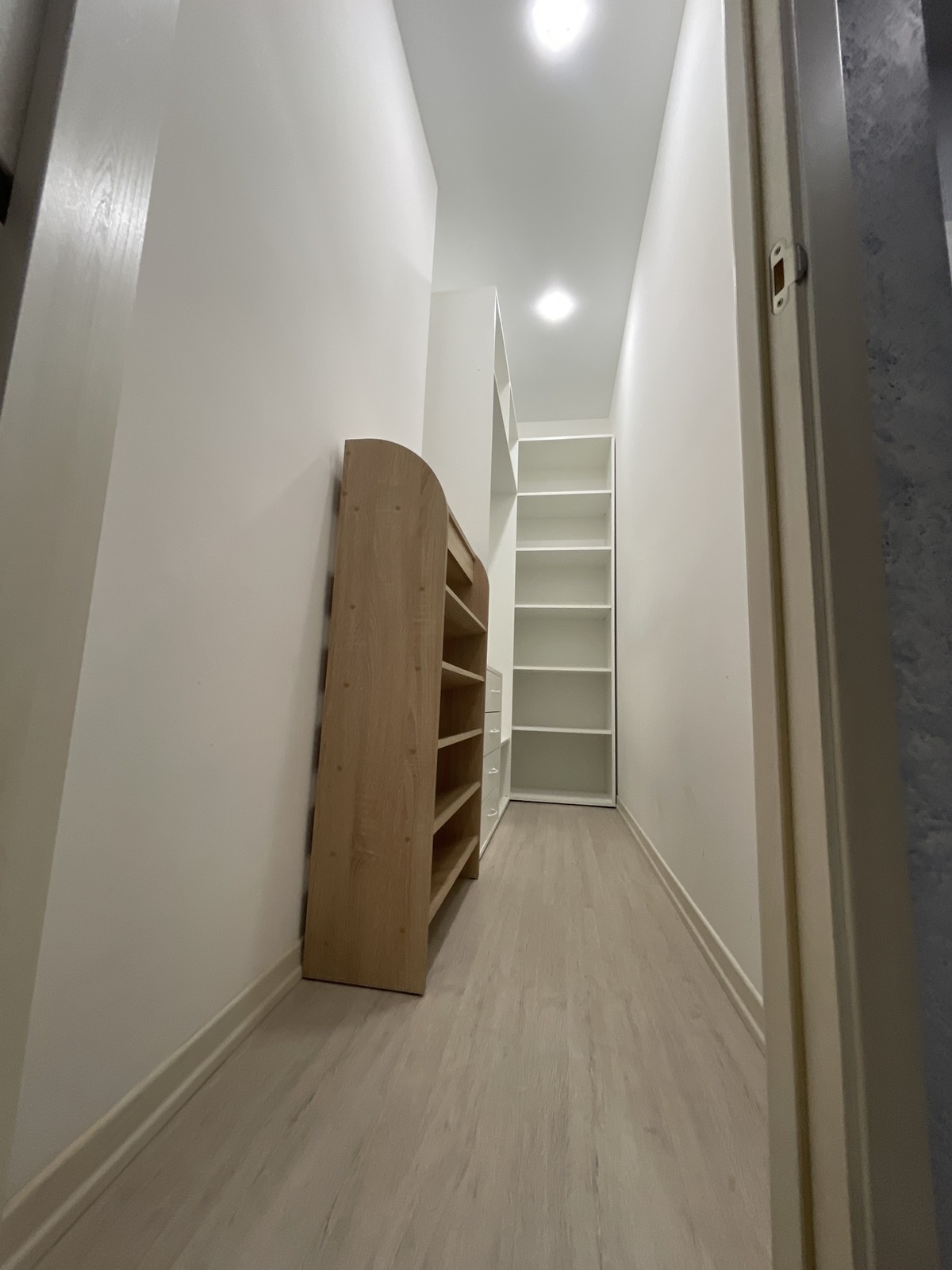 Продаж 2-кімнатної квартири 67 м², Корольова вул., 2