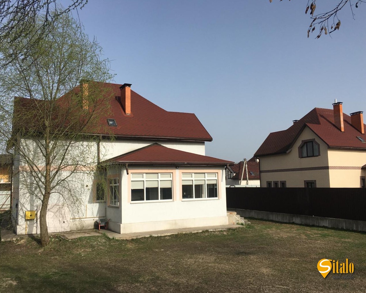 Продаж будинку 246 м²