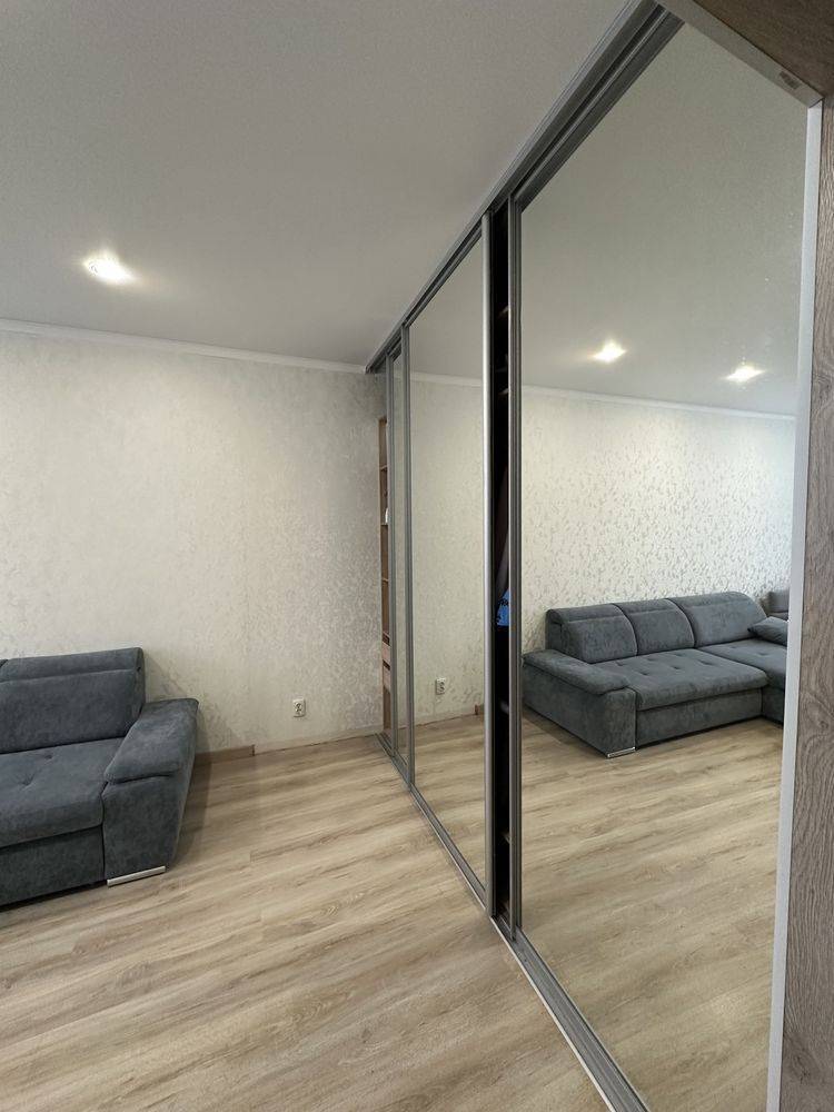 Продаж 1-кімнатної квартири 37 м², Каманіна вул.