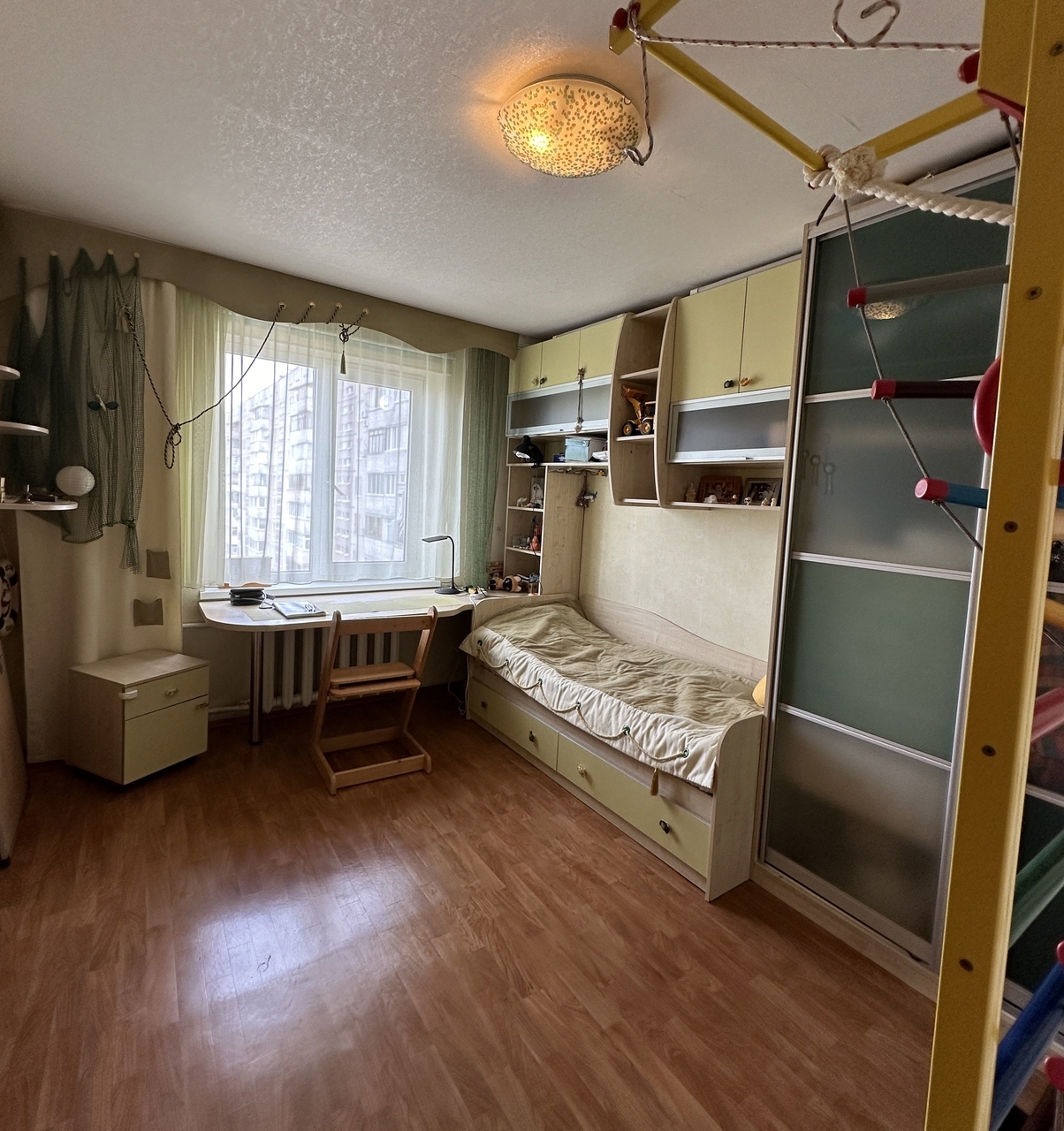 Продаж 3-кімнатної квартири 67 м², Калинова вул., 64