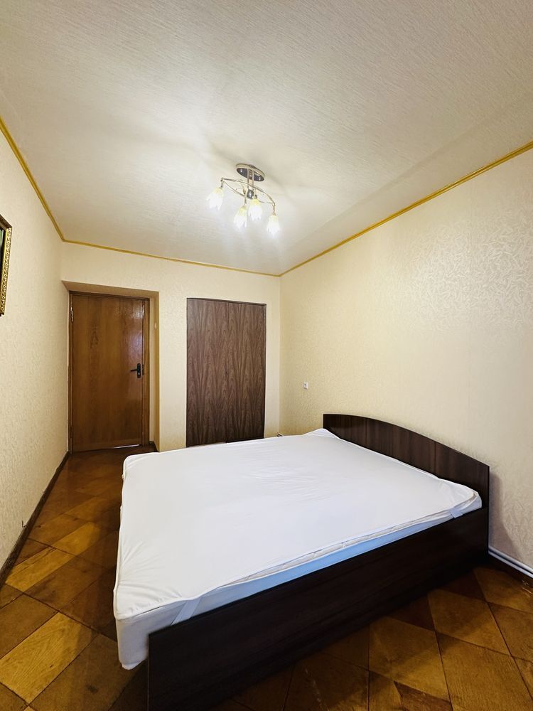 Продаж 3-кімнатної квартири 64 м², Макарова вул., 1Б