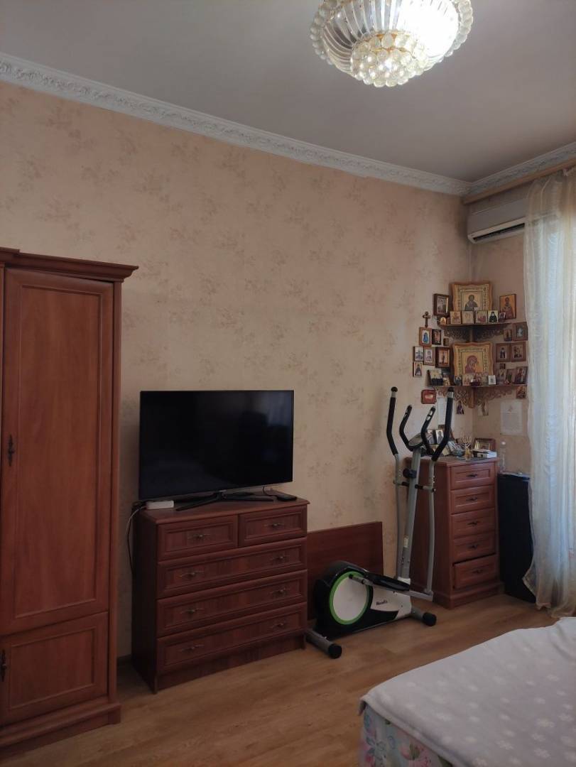 Продаж 2-кімнатної квартири 55 м², Пироговская вул.
